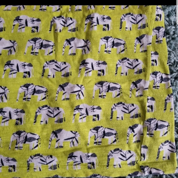 Crown & Ivy t shirt size M - Picture 2 of 4